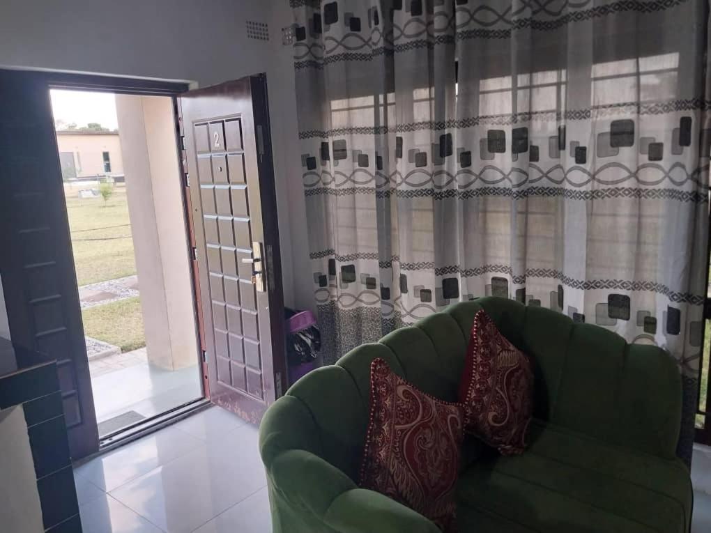 Emmrose Apartments Chingola Εξωτερικό φωτογραφία