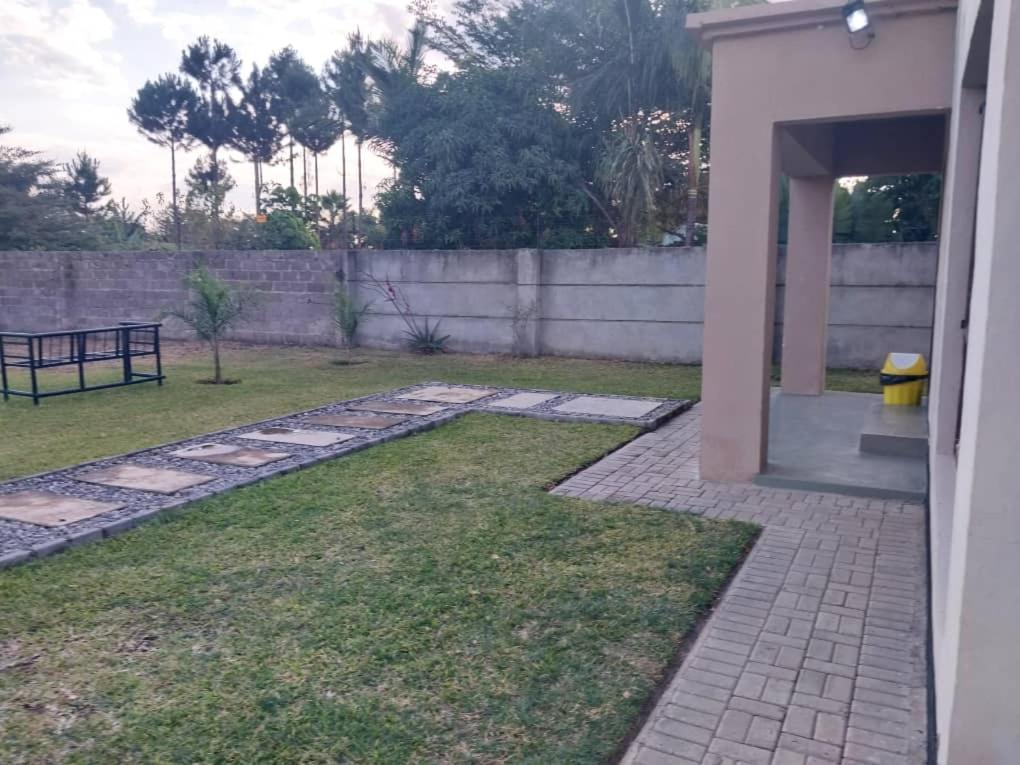 Emmrose Apartments Chingola Εξωτερικό φωτογραφία